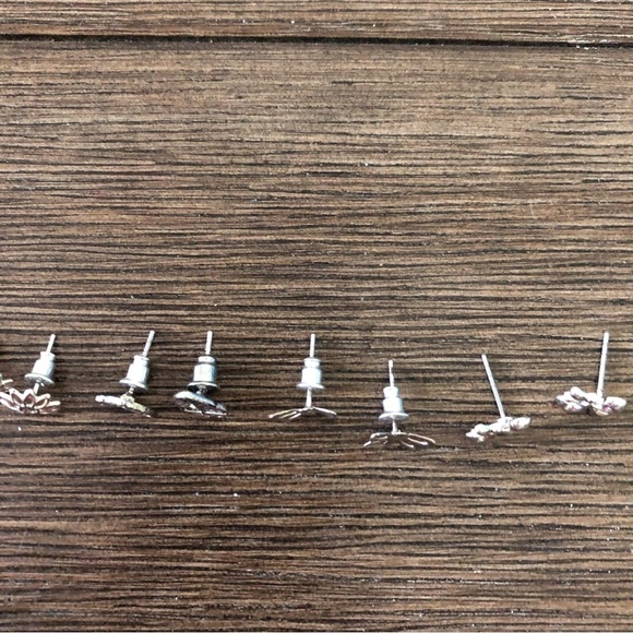 Spring sliver metal stud earrings 4 pair - Picture 4 of 4